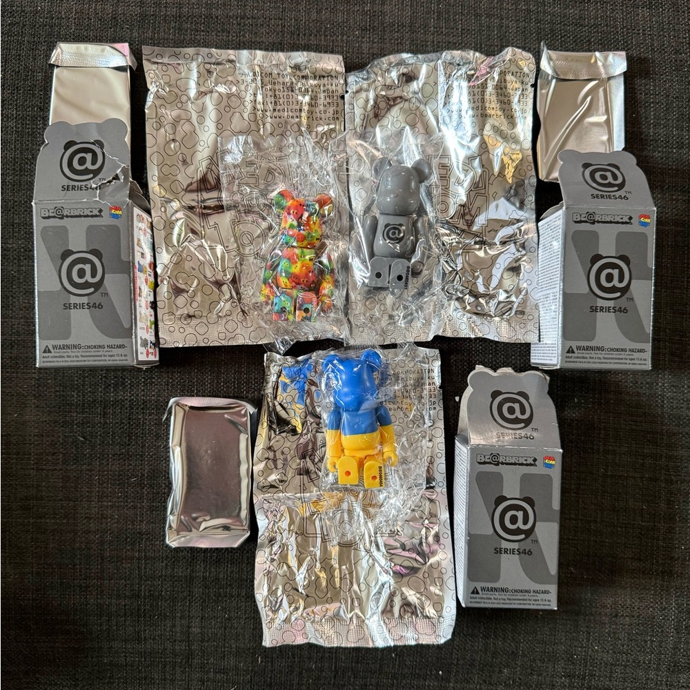 Bearbrick Series 46 Flag Ukraine Jon Burgerman Basic - 100% Be@rbrick - 3 Pack